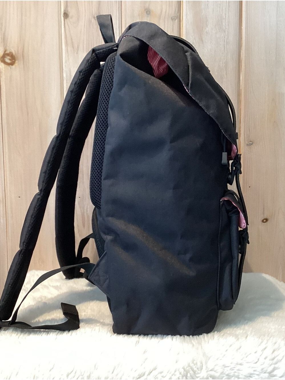 Herschel Little America Backpack with laptop sleeve - Picture 7 of 9